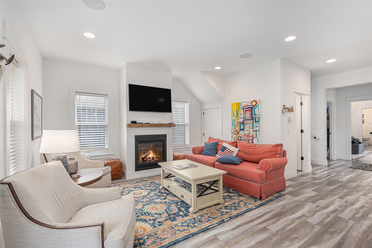 Homes for sale in Douglas, MI | 6910 3Rd St, Douglas, MI 49406 | MLS# 70502677