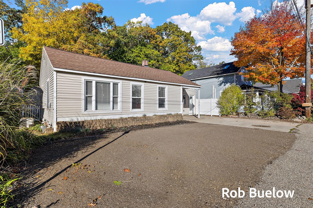 Homes for sale in Spring Lake, MI | 17321 Coles Park Rd, Spring Lake, MI 49456 | MLS# 70502698