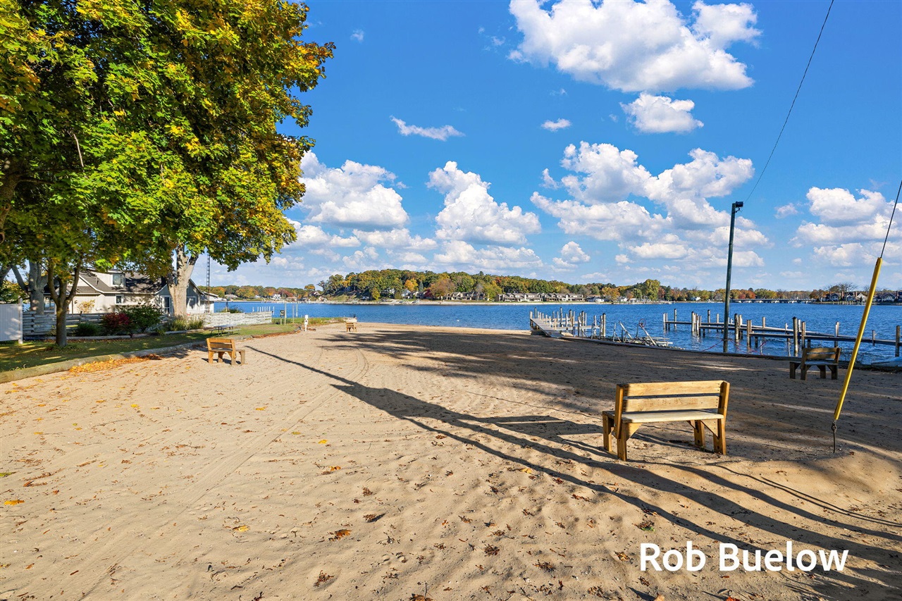 Homes for sale in Spring Lake, MI | 17321 Coles Park Rd, Spring Lake, MI 49456 | MLS# 70502698