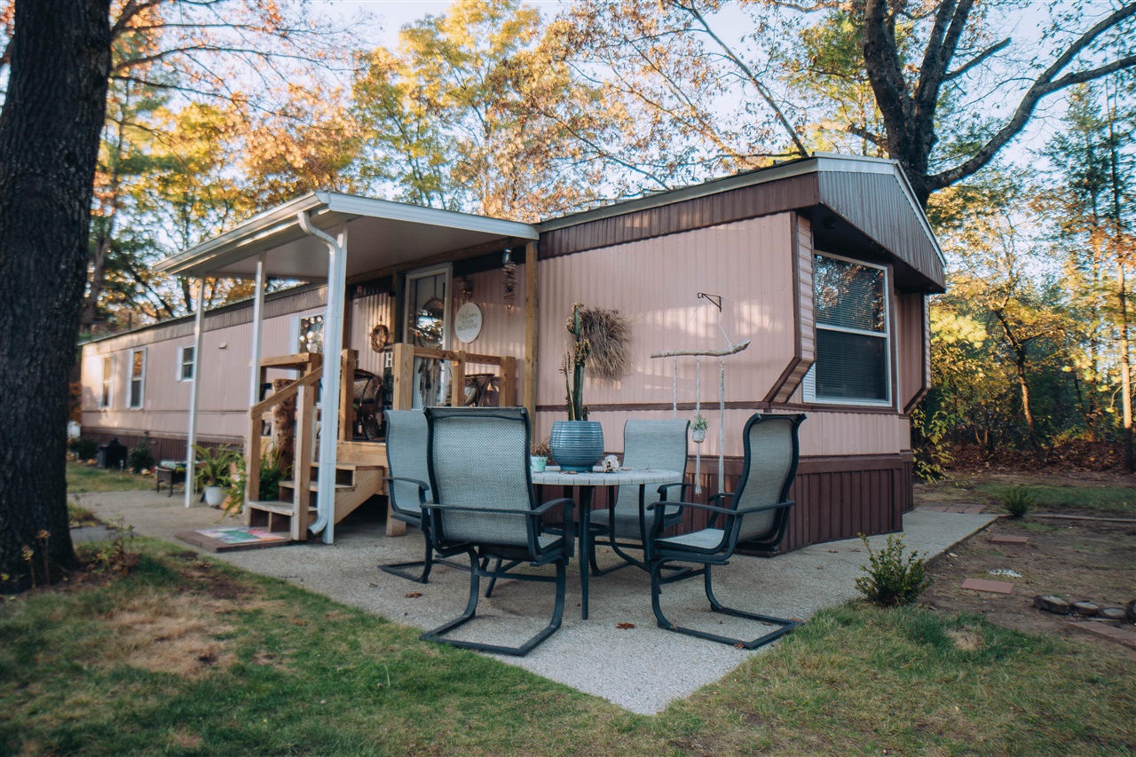 Homes for sale in Newaygo, MI | 10674 W West County Line Rd Rd, Newaygo, MI 49337 | MLS# 70502702