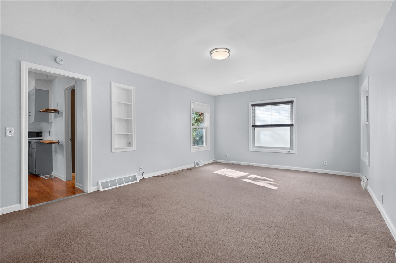 Homes for sale in Kalamazoo, MI | 3822 Nazareth Rd, Kalamazoo, MI 49004 | MLS# 70502738