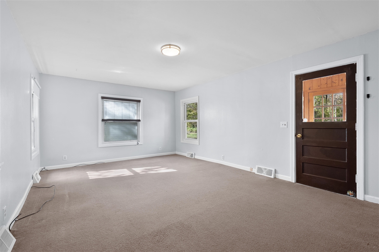 Homes for sale in Kalamazoo, MI | 3822 Nazareth Rd, Kalamazoo, MI 49004 | MLS# 70502738