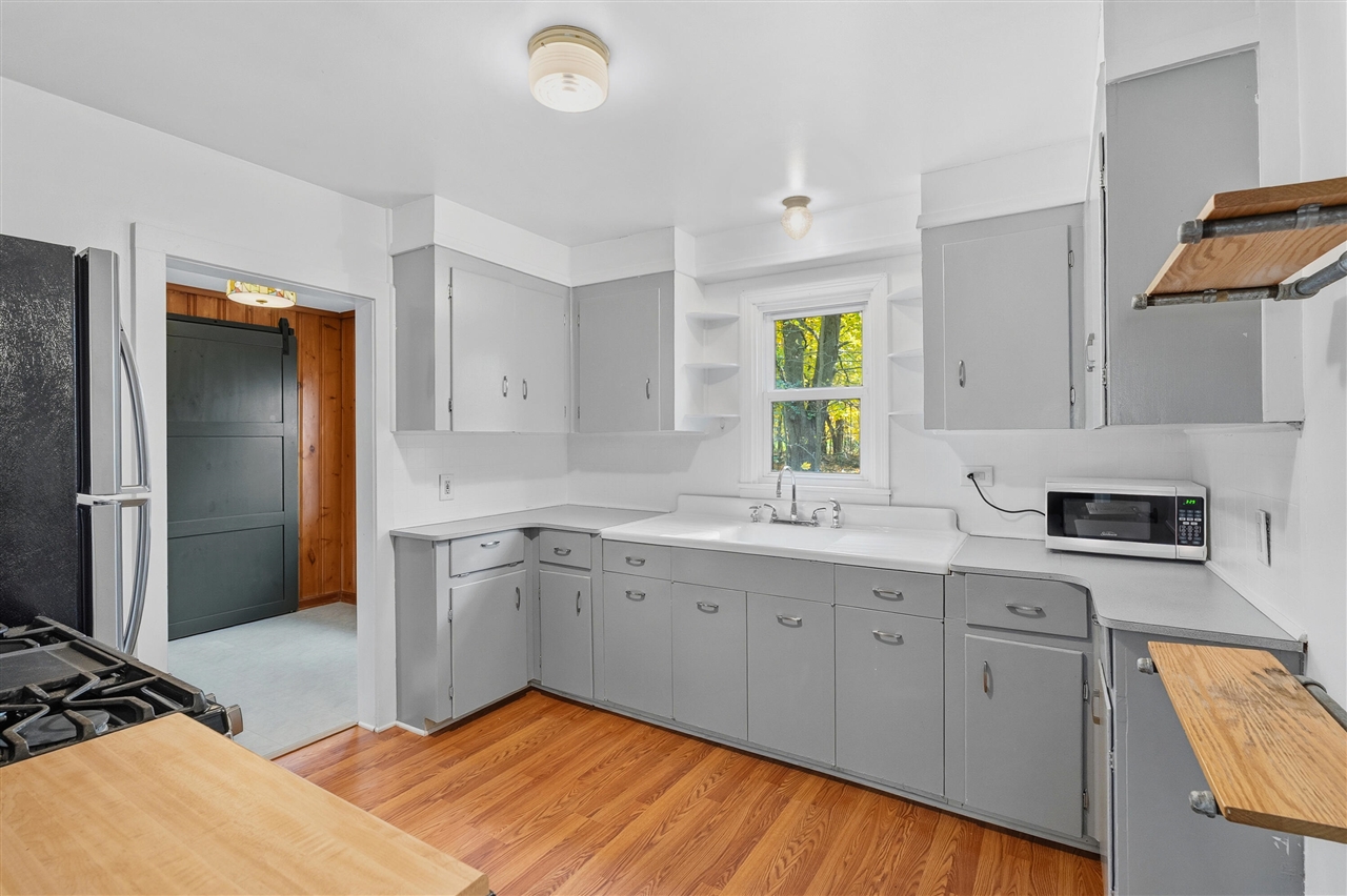 Homes for sale in Kalamazoo, MI | 3822 Nazareth Rd, Kalamazoo, MI 49004 | MLS# 70502738