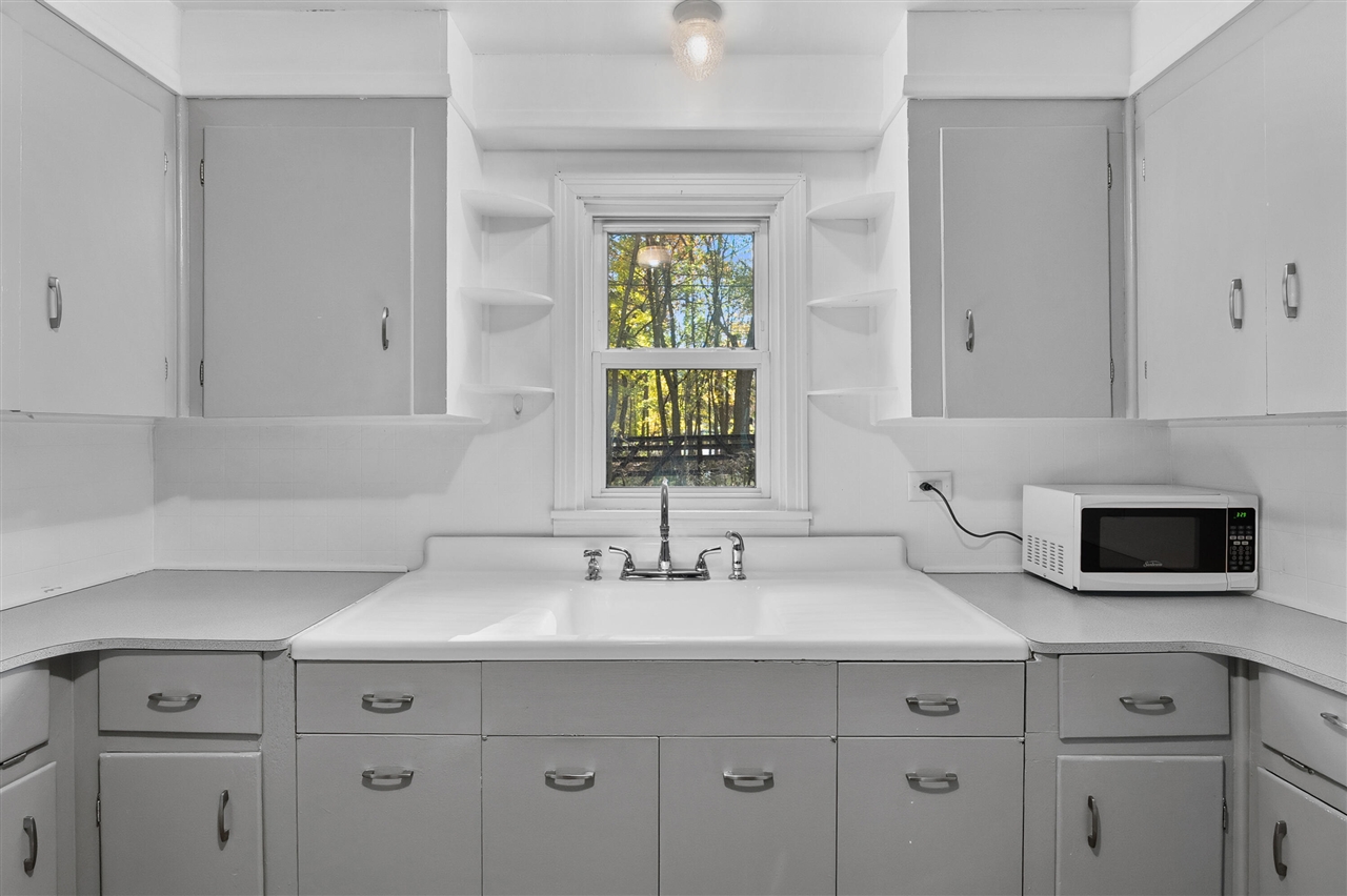 Homes for sale in Kalamazoo, MI | 3822 Nazareth Rd, Kalamazoo, MI 49004 | MLS# 70502738