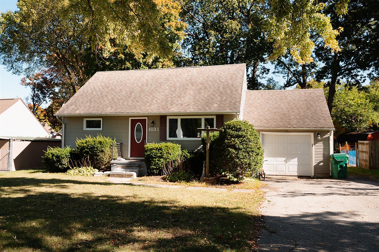 Homes for sale in Niles, MI | 1831 S 12th St, Niles, MI 49120 | MLS# 70502791