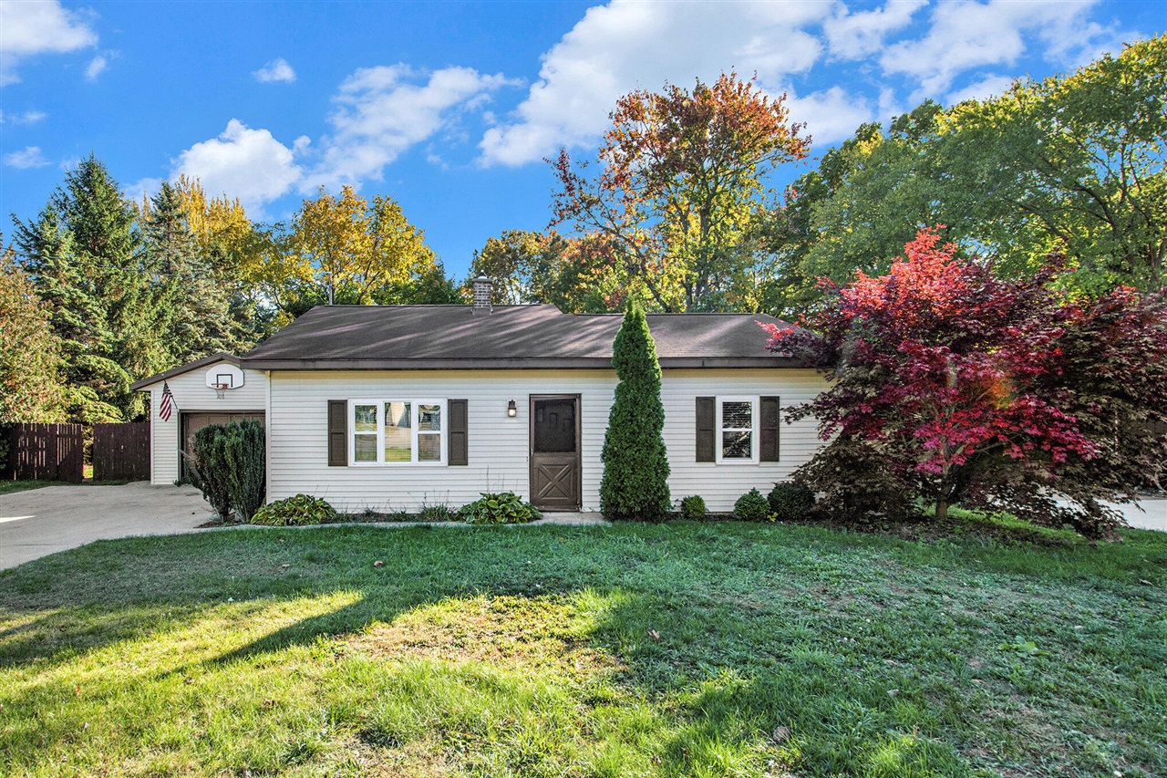 Homes for sale in Holland, MI | 694 Riley St, Holland, MI 49424 | MLS# 70502816