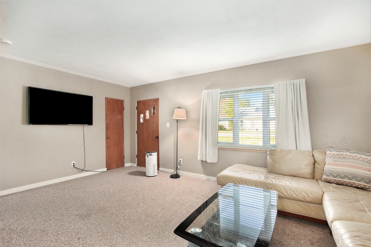 Homes for sale in Holland, MI | 694 Riley St, Holland, MI 49424 | MLS# 70502816