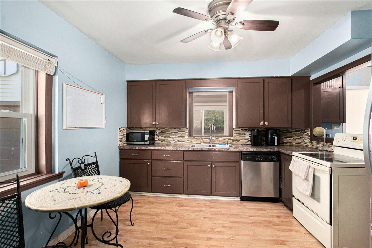 Homes for sale in Holland, MI | 694 Riley St, Holland, MI 49424 | MLS# 70502816