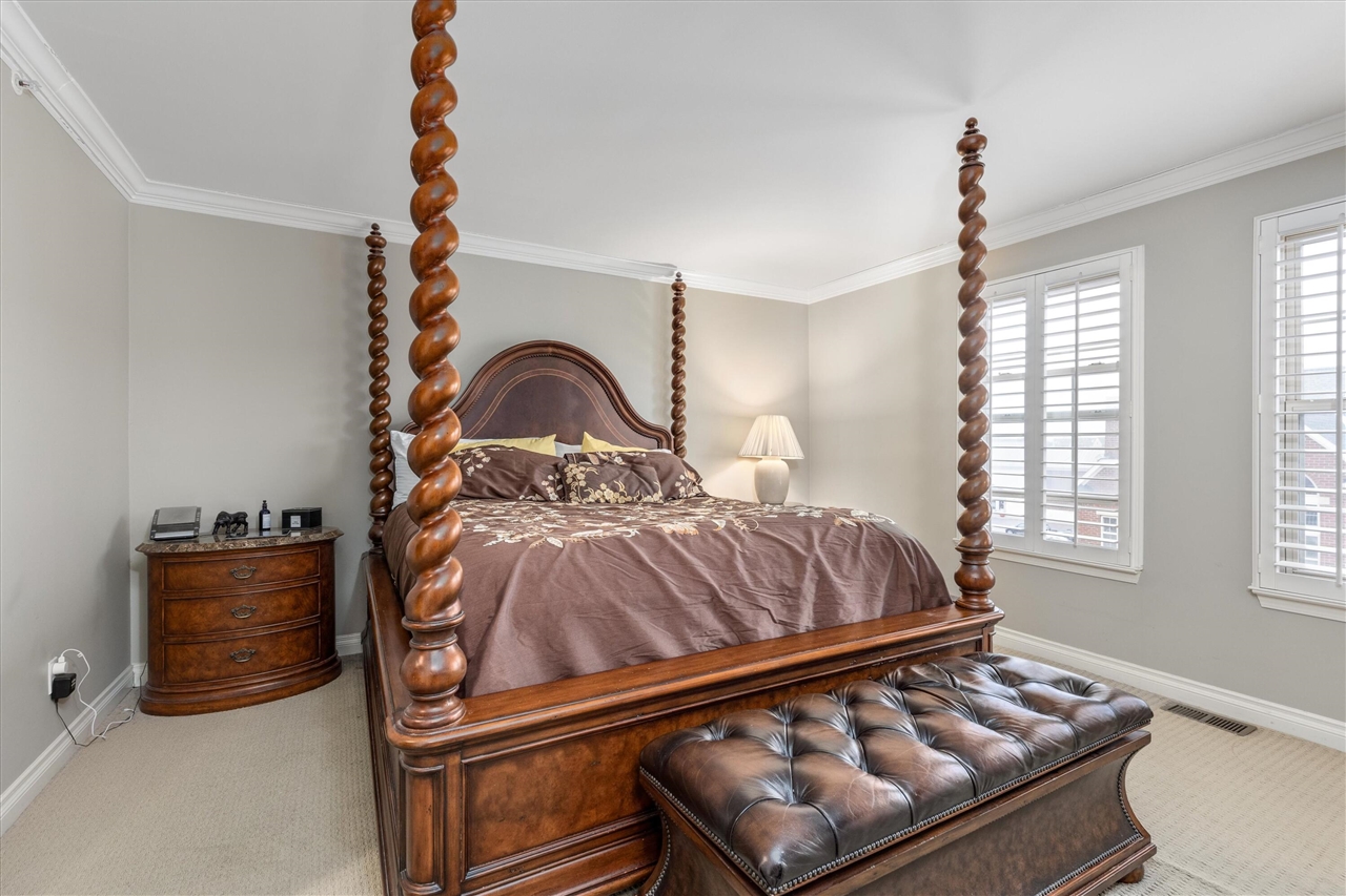 Homes for sale in Troy, MI | 1393 Raliegh Pl, Troy, MI 48084 | MLS# 70502887