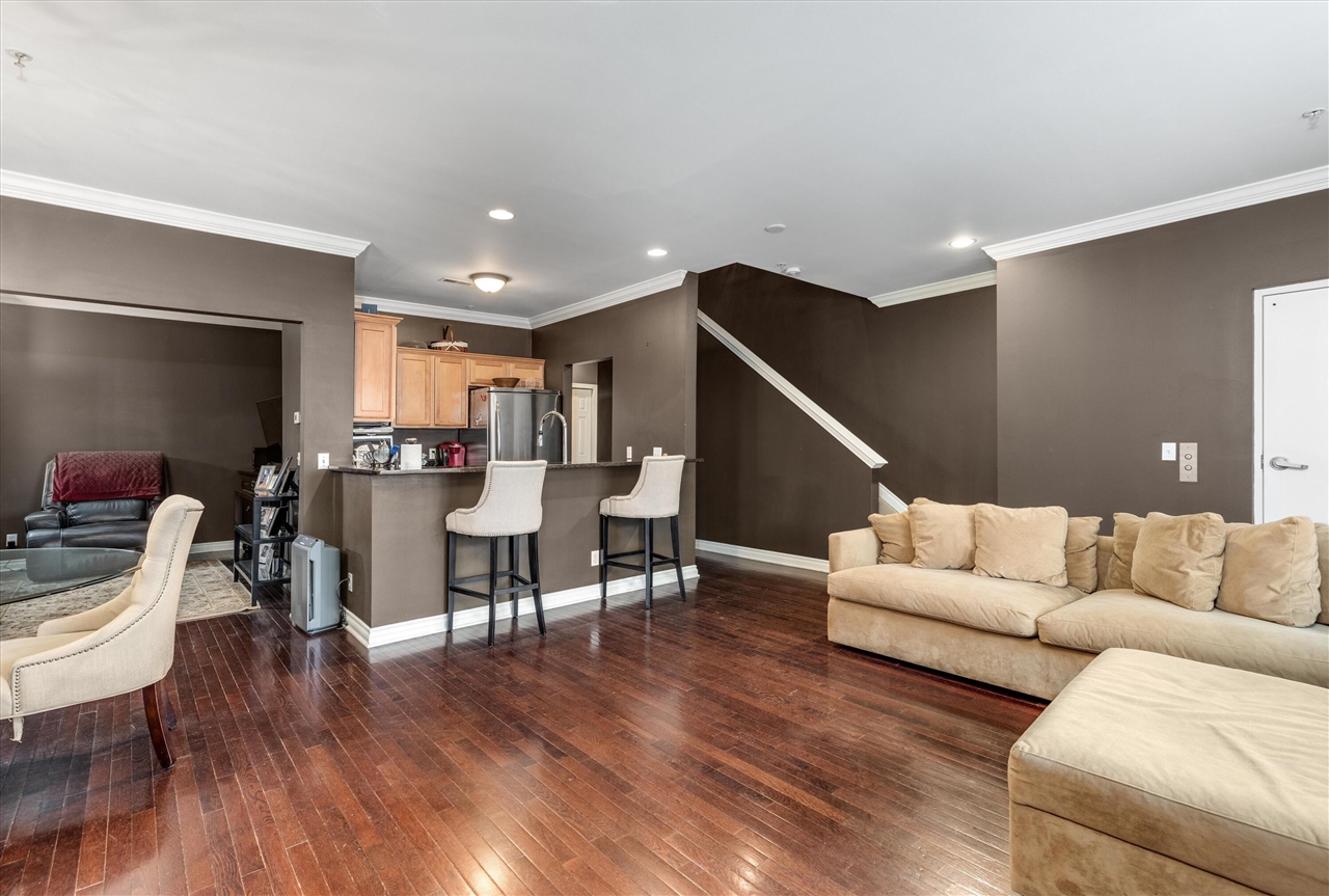 Homes for sale in Troy, MI | 1393 Raliegh Pl, Troy, MI 48084 | MLS# 70502887