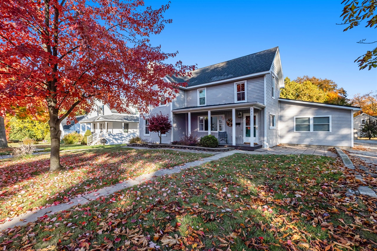 Homes for sale in Fremont, MI | 333 E Elm St, Fremont, MI 49412 | MLS# 70502952