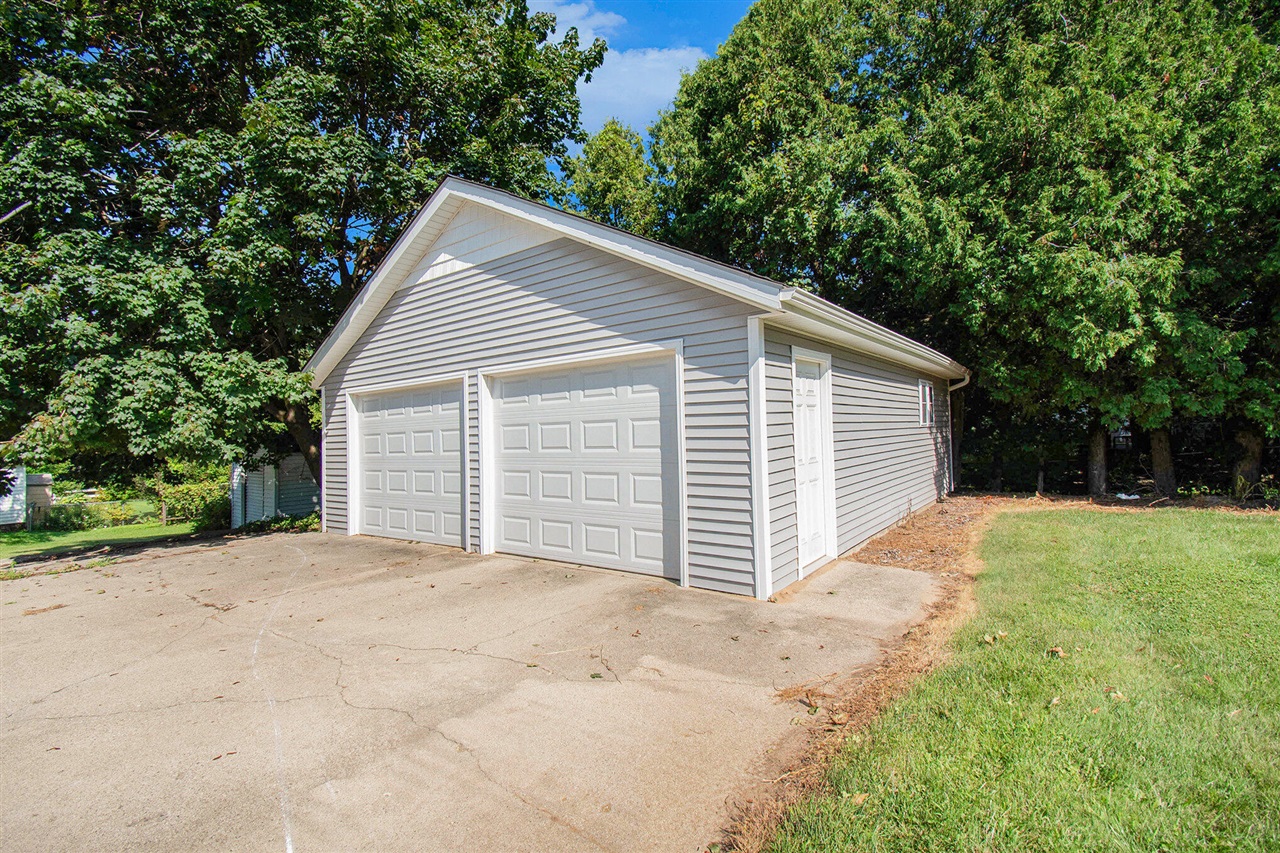 Homes for sale in Fremont, MI | 333 E Elm St, Fremont, MI 49412 | MLS# 70502952