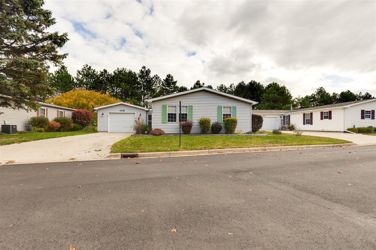 Homes for sale in Lansing, MI | 109 Cadgewith, Lansing, MI 48906 | MLS# 70503218