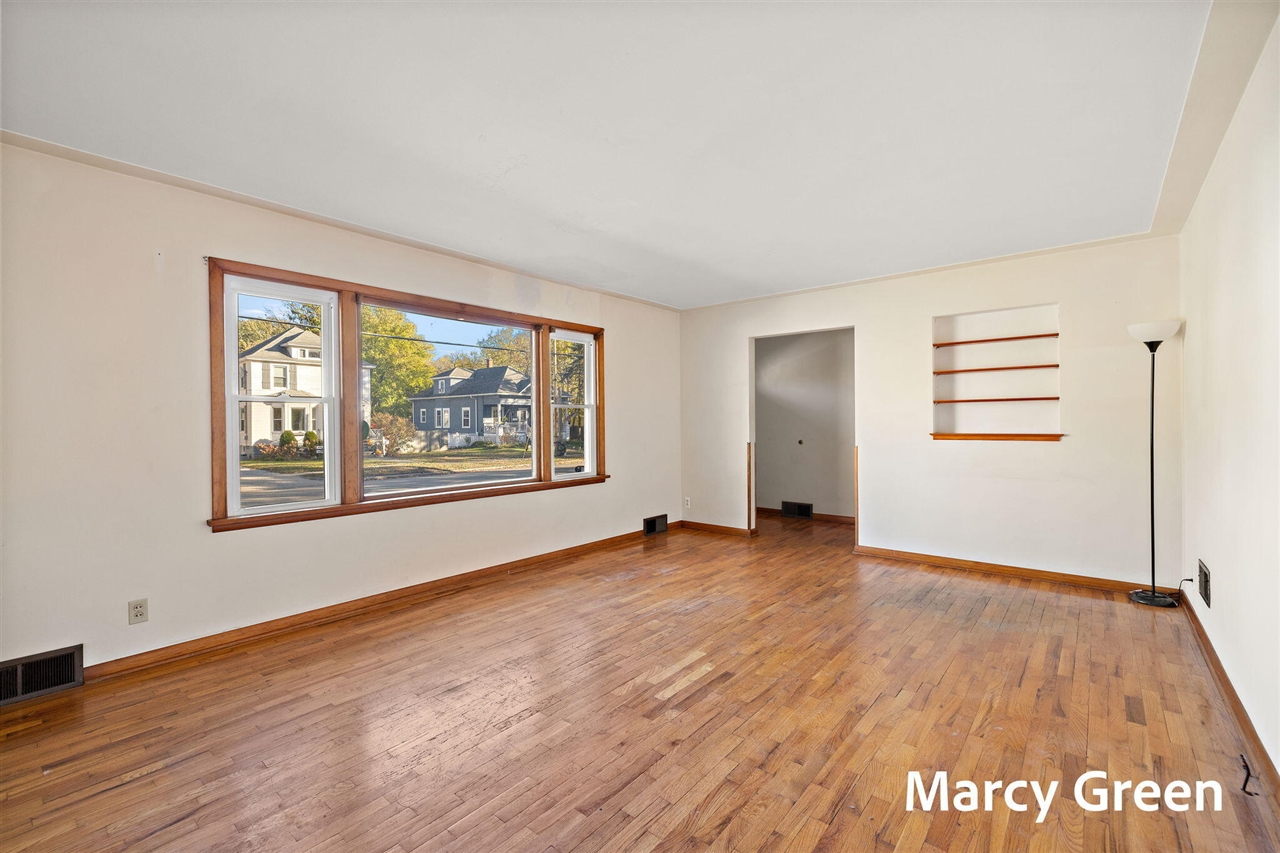 Homes for sale in Grand Haven, MI | 603 S Ferry St, Grand Haven, MI 49417 | MLS# 70503258