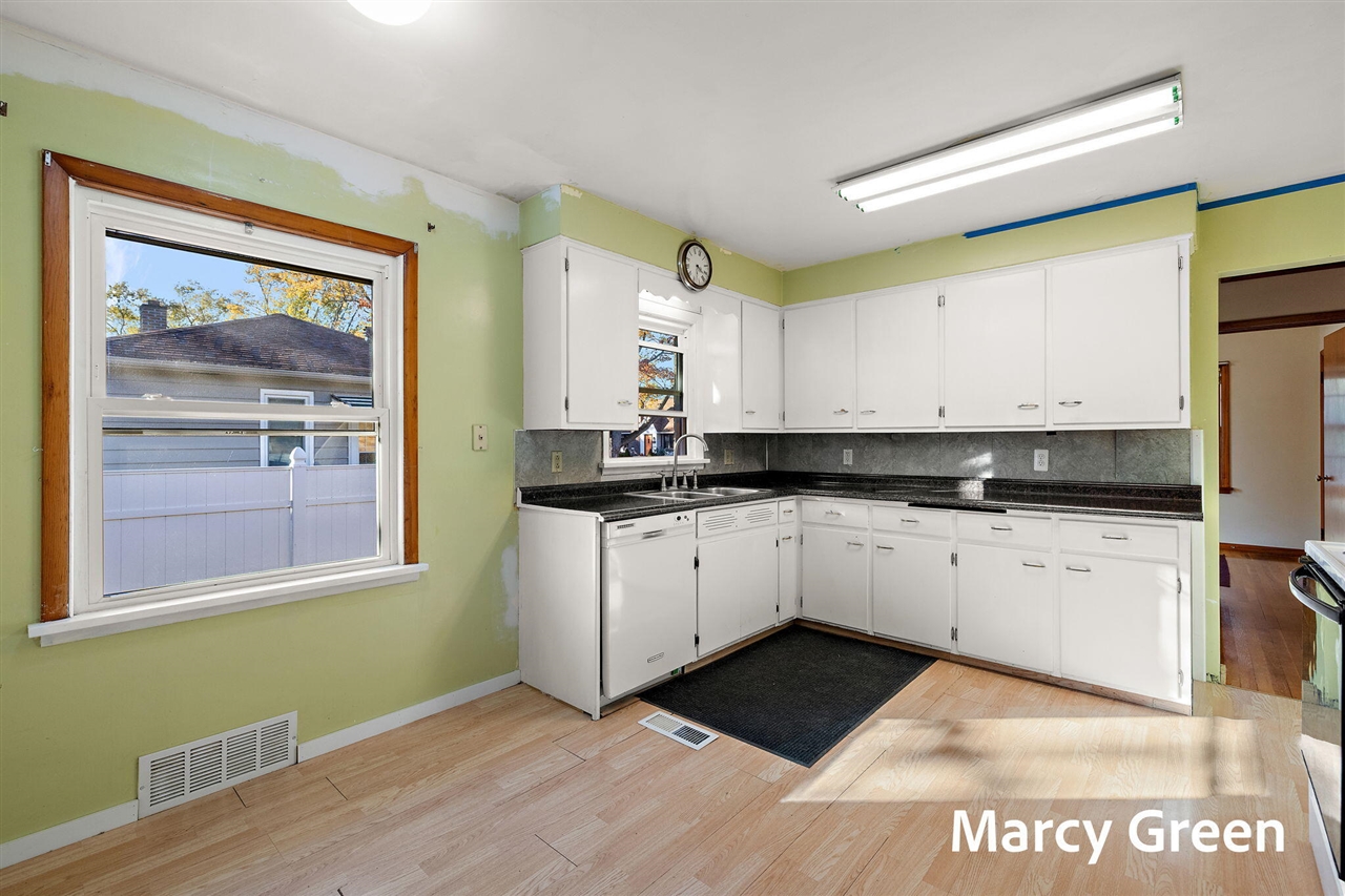 Homes for sale in Grand Haven, MI | 603 S Ferry St, Grand Haven, MI 49417 | MLS# 70503258