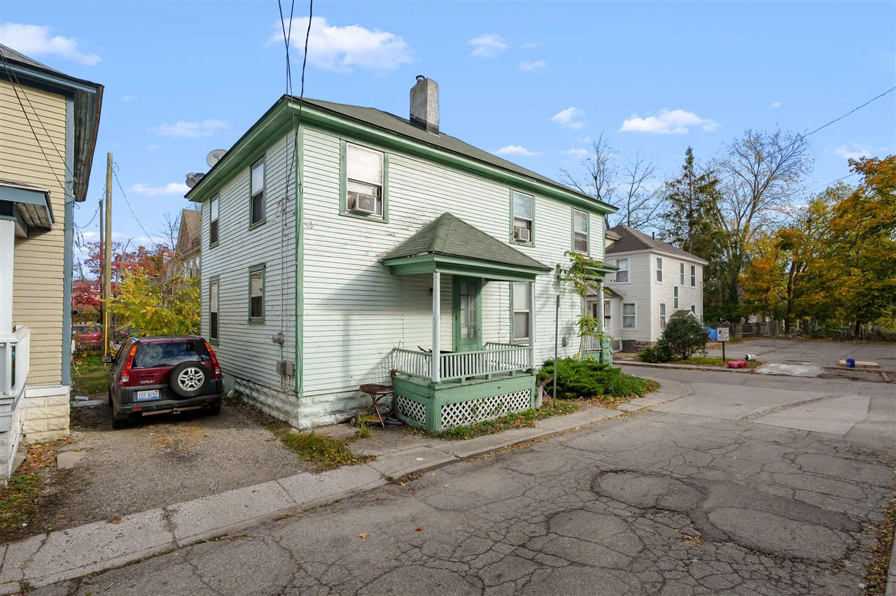 Homes for sale in Kalamazoo, MI | 416 Bellevue Pl, Kalamazoo, MI 49007 | MLS# 70503306