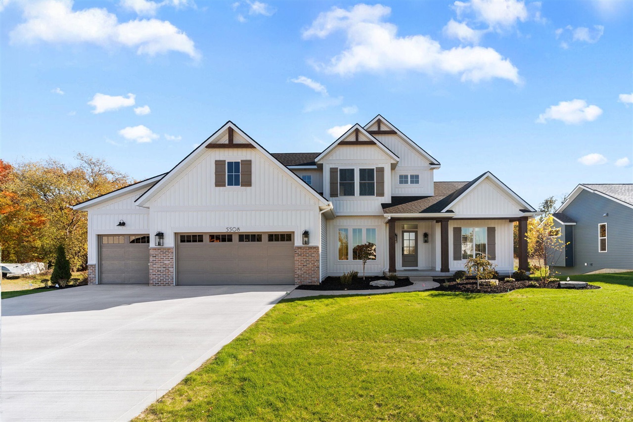 Homes for sale in Wyoming, MI | 5508 Case Dr, Wyoming, MI 49418 | MLS# 70503352