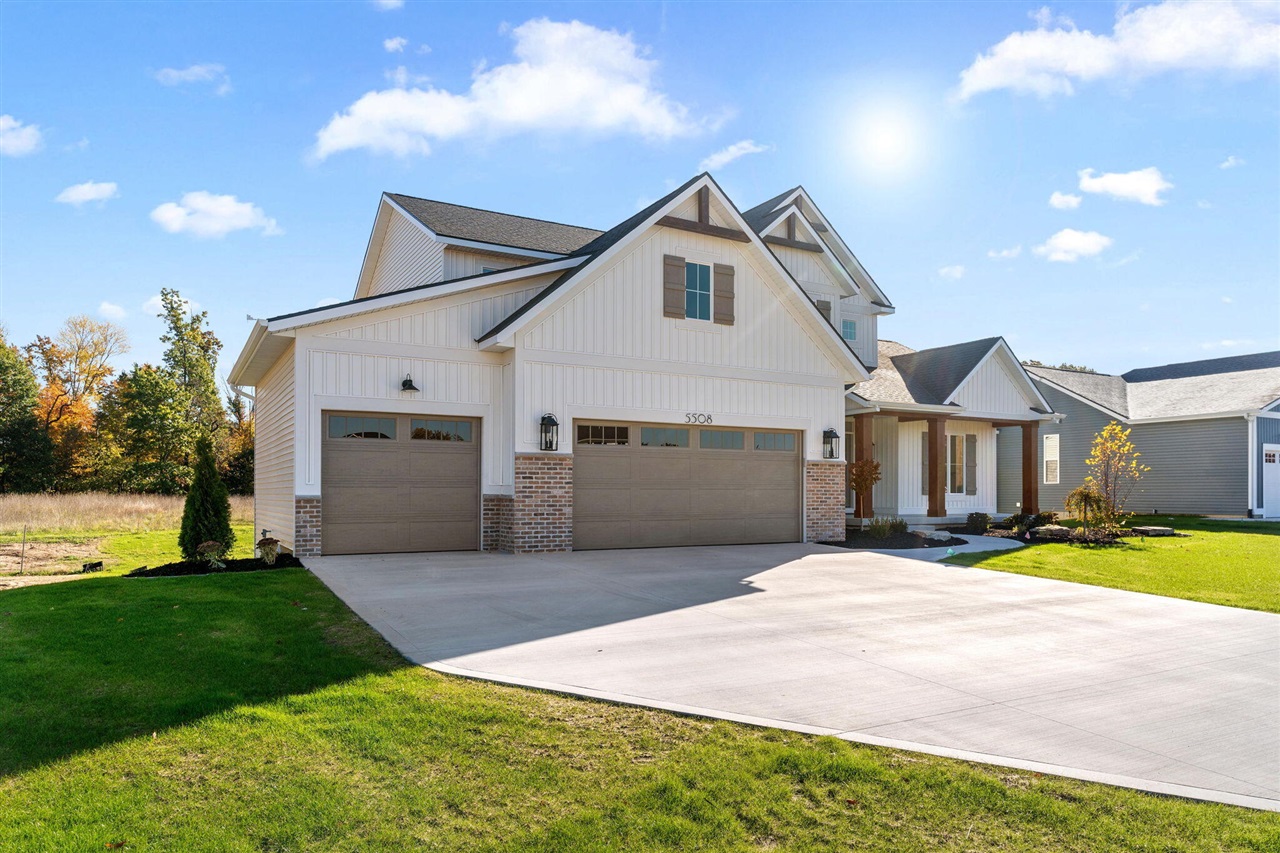 Homes for sale in Wyoming, MI | 5508 Case Dr, Wyoming, MI 49418 | MLS# 70503352