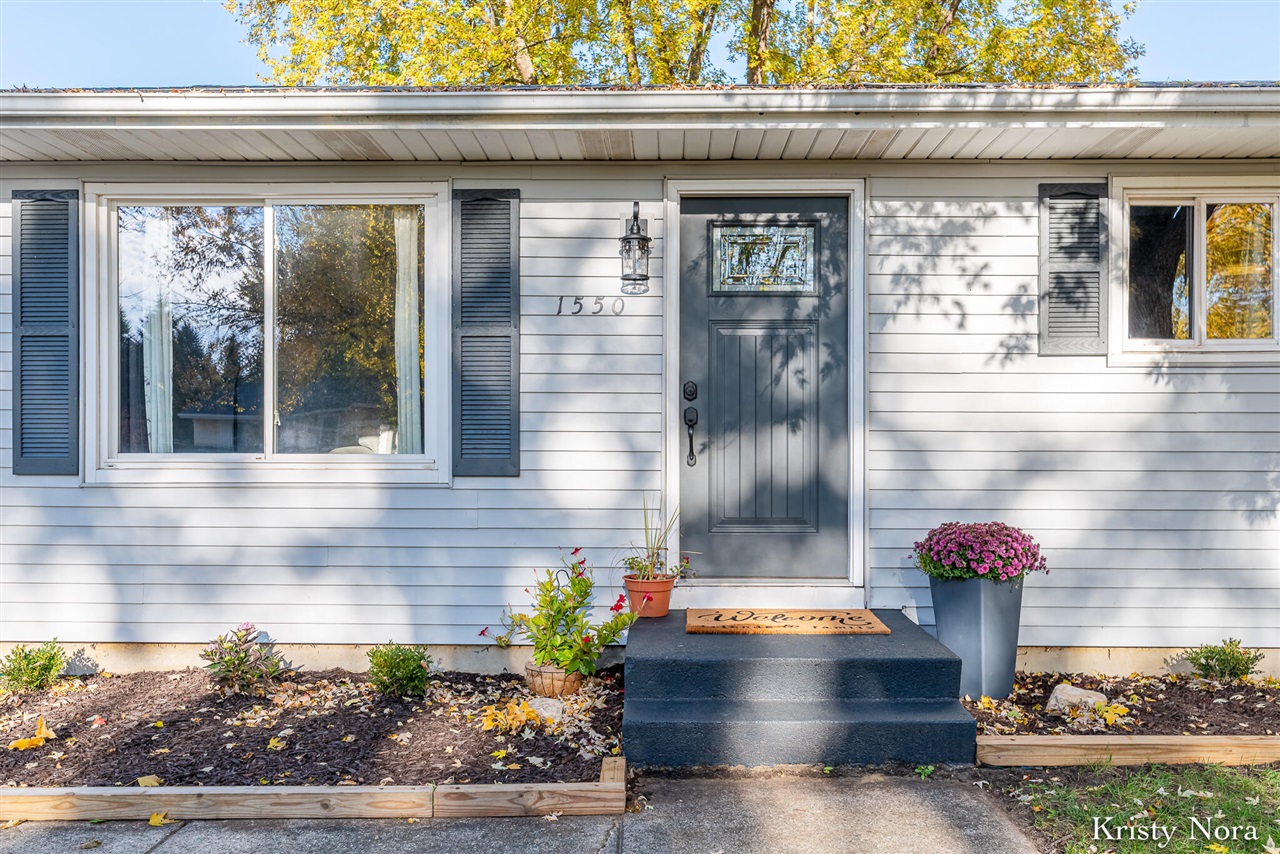 Homes for sale in Lowell, MI | 1550 Carol Lynne Dr, Lowell, MI 49331 | MLS# 70503362