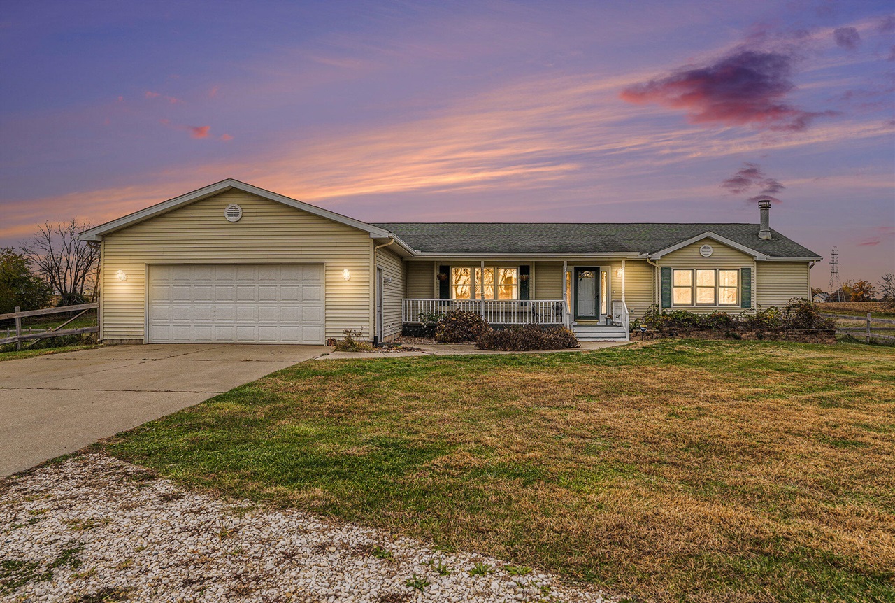 Homes for sale in Hickory Corners, MI | 4314 W Hickory Rd, Hickory Corners, MI 49060 | MLS# 70503375