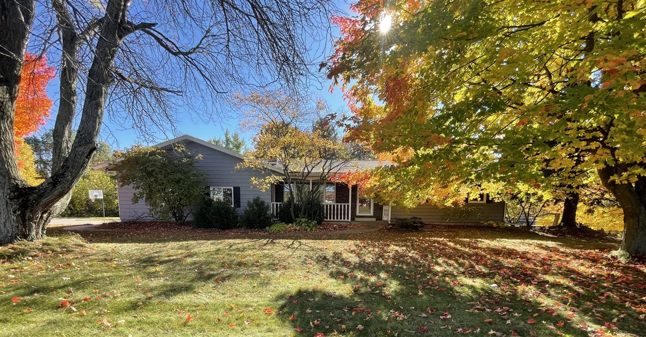 Homes for sale in Fremont, MI | 7360 W Orchard Cir, Fremont, MI 49412 | MLS# 70503428