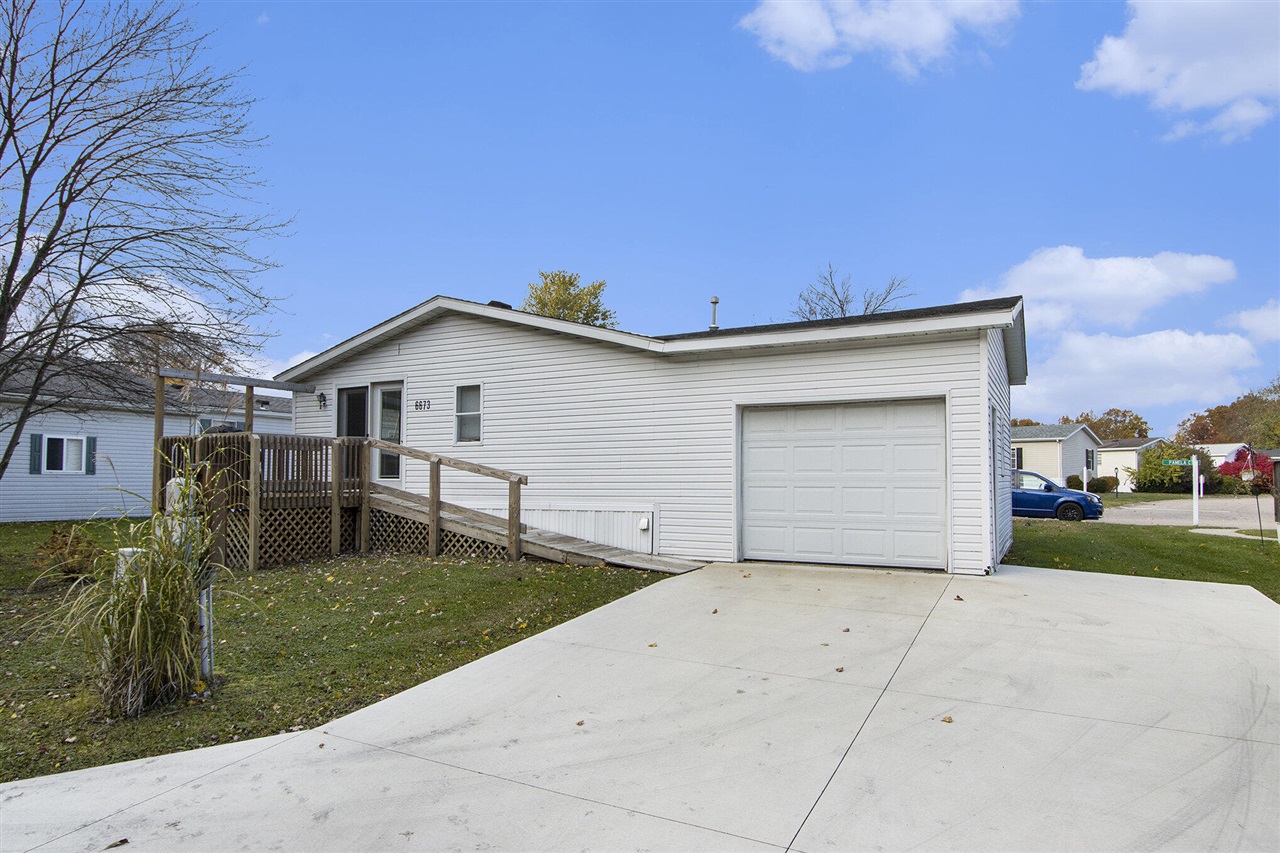 Homes for sale in Kalamazoo, MI | 6673 Pamela Ct, Kalamazoo, MI 49009 | MLS# 70503532