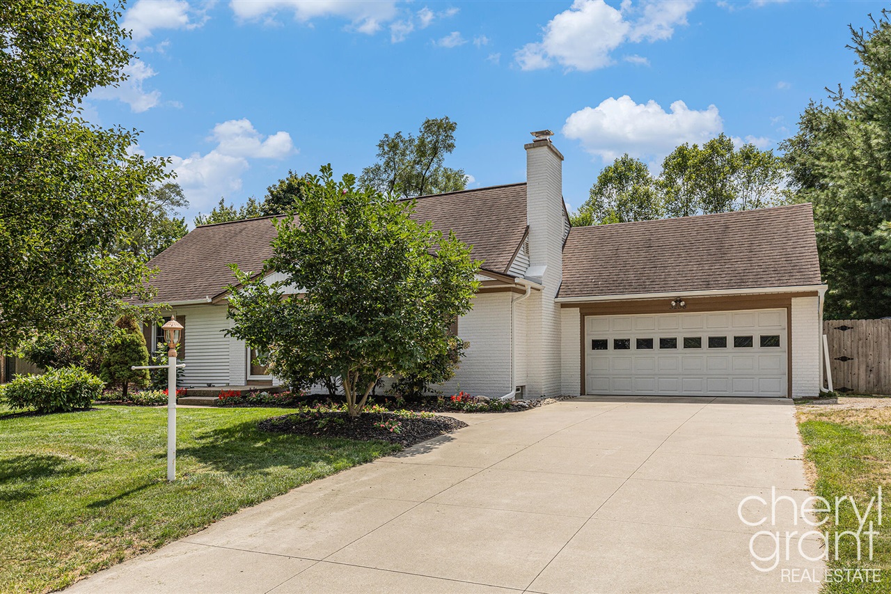 Homes for sale in Rockford, MI | 3258 Sunnyhill St, Rockford, MI 49341 | MLS# 70503618