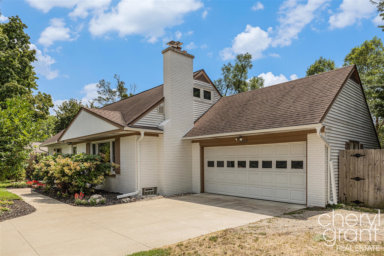 Homes for sale in Rockford, MI | 3258 Sunnyhill St, Rockford, MI 49341 | MLS# 70503618