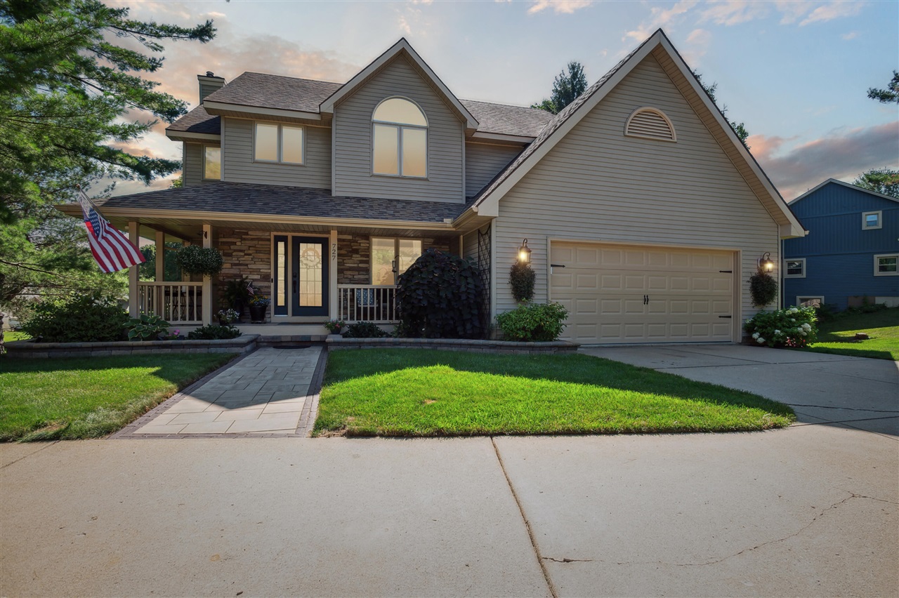 Homes for sale in Dimondale, MI | 727 Tanbark Dr, Dimondale, MI 48821 | MLS# 70503653