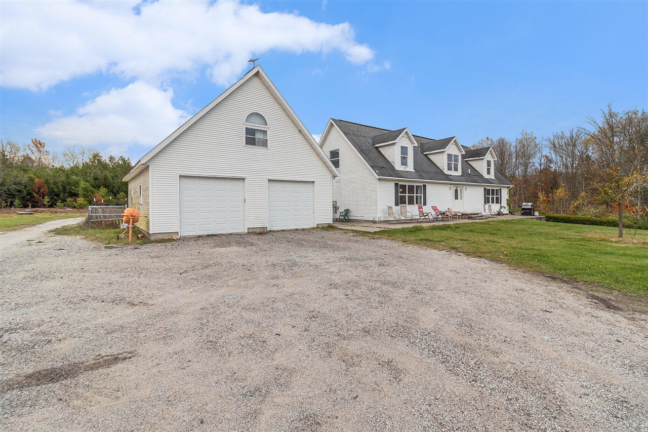 Homes for sale in Scottville, MI | 3434 N Amber Rd, Scottville, MI 49454 | MLS# 70503777