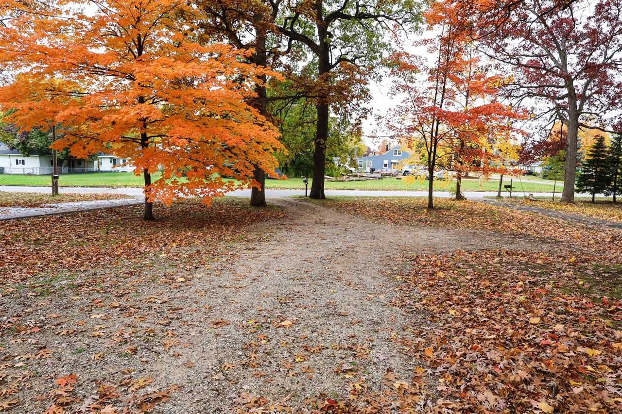 Homes for sale in Wyoming, MI | 2640 Lee St, Wyoming, MI 49519 | MLS# 70503783