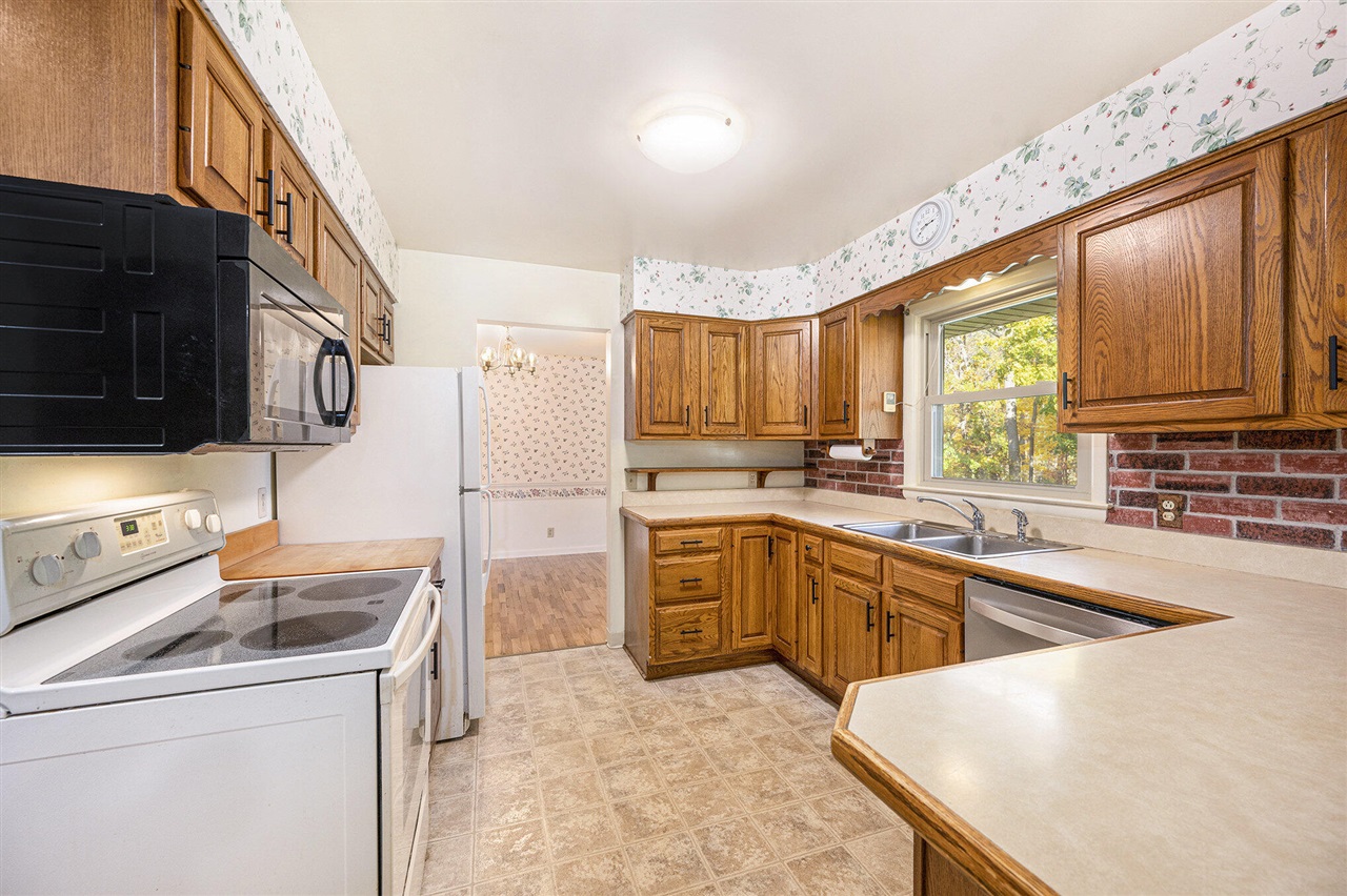 Homes for sale in Portage, MI | 5037 Old Colony Rd, Portage, MI 49024 | MLS# 70503805