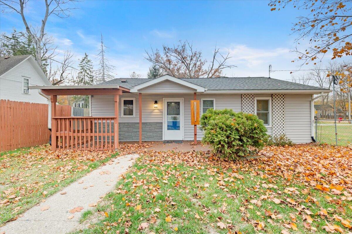 Homes for sale in Newaygo, MI | 202 S Clay St, Newaygo, MI 49337 | MLS# 70503975