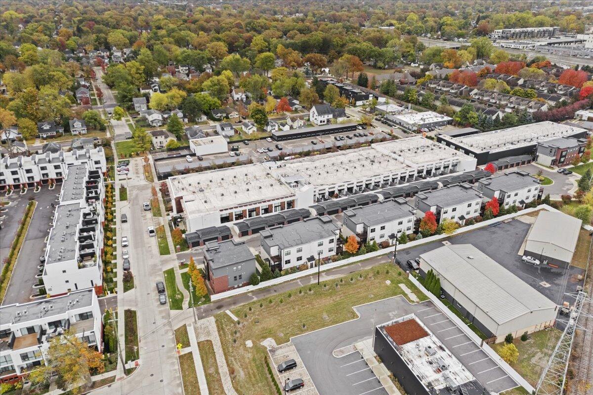 Homes for sale in Royal Oak, MI | 1220 Diamond Ct #E, Royal Oak, MI 48067 | MLS# 70504001