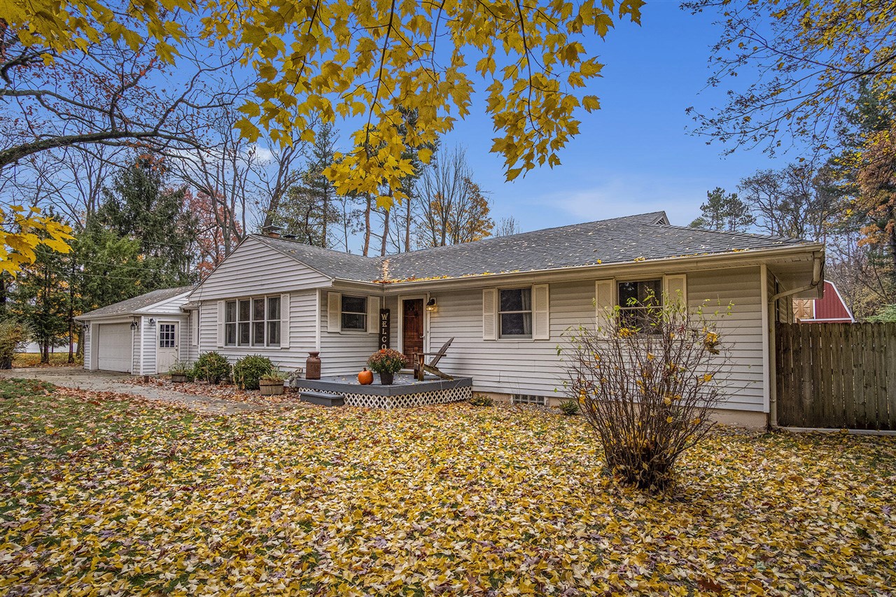 Homes for sale in Ada, MI | 5505 Fulton St, Ada, MI 49301 | MLS# 70504005