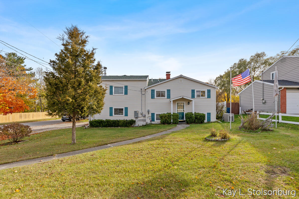 Homes for sale in Middleville, MI | 715 W Main St, Middleville, MI 49333 | MLS# 70504010