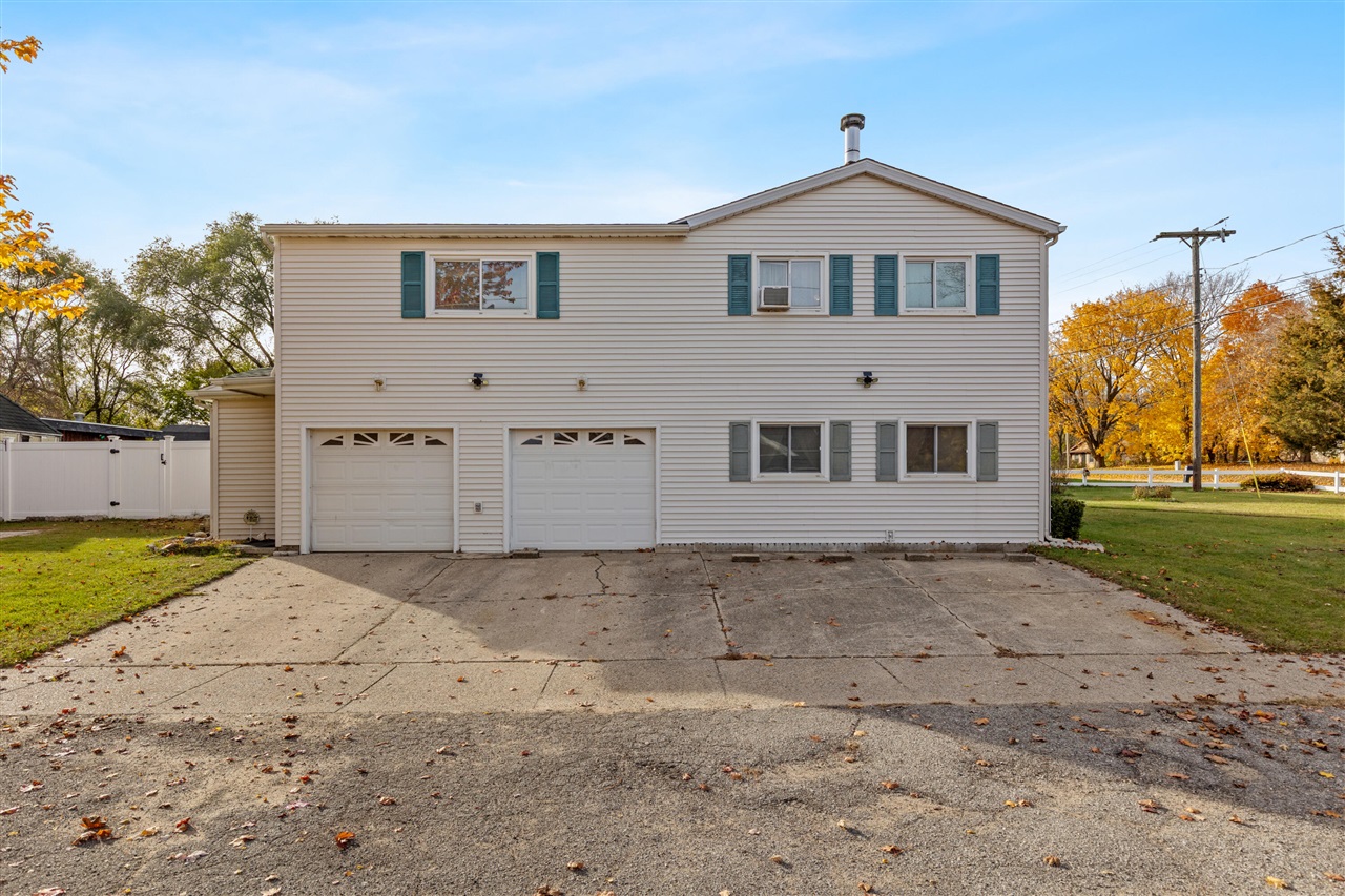 Homes for sale in Middleville, MI | 715 W Main St, Middleville, MI 49333 | MLS# 70504010