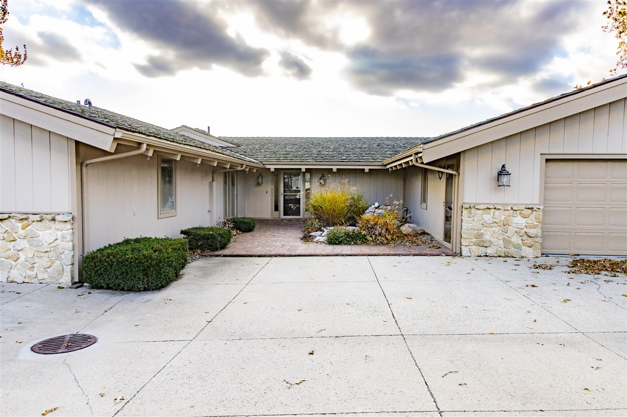 Homes for sale in Coldwater, MI | 564 Lake Dr, Coldwater, MI 49036 | MLS# 70504141