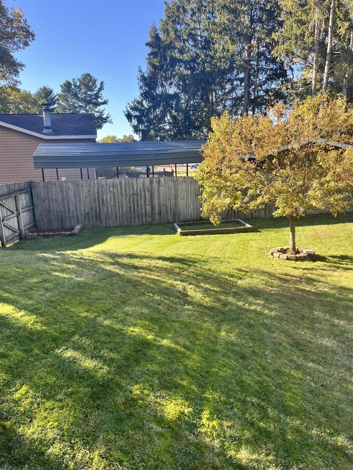 Homes for sale in Muskegon, MI | 2250 Deanna St, Muskegon, MI 49444 | MLS# 70504253