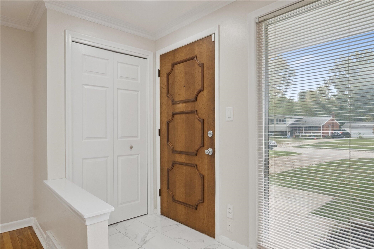 Homes for sale in Southfield, MI | 29484 Spring Hill Dr, Southfield, MI 48076 | MLS# 70504291