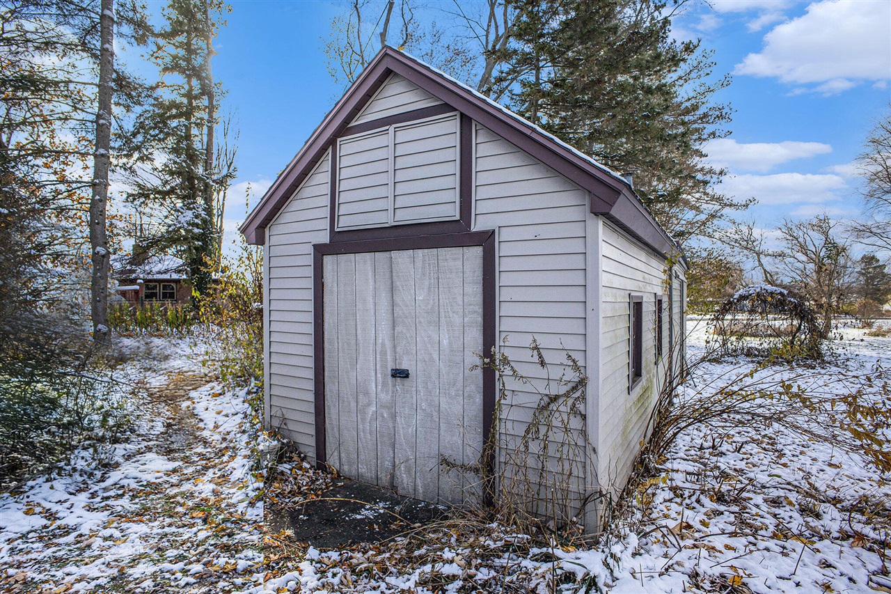 Homes for sale in Eaton Rapids, MI | 5710 Houston Rd, Eaton Rapids, MI 48827 | MLS# 70504294