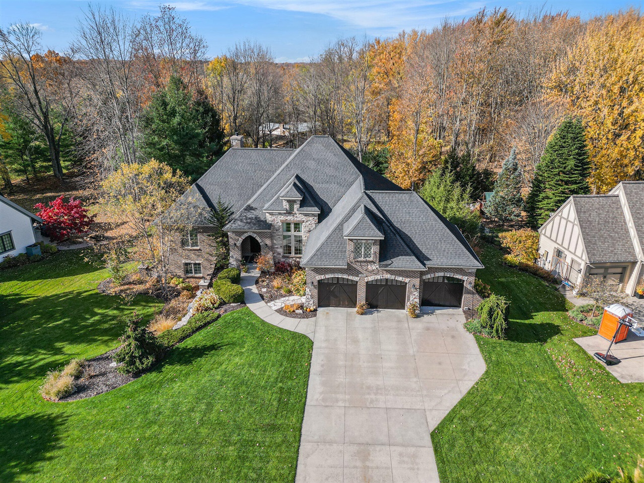 Homes for sale in Grand Rapids, MI | 5808 Manchester Hills Dr, Grand Rapids, MI 49546 | MLS# 70504317