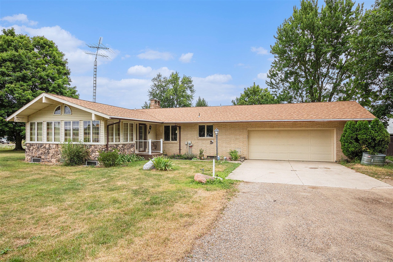 Homes for sale in Eau Claire, MI | 7349 E Main St, Eau Claire, MI 49111 | MLS# 70504395