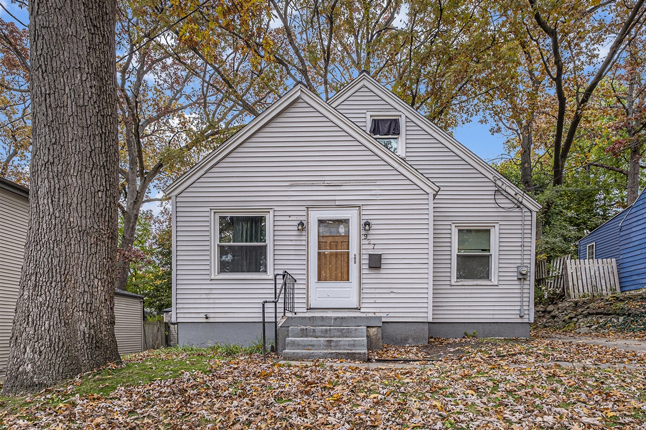 Homes for sale in Grand Rapids, MI | 927 Merrifield St, Grand Rapids, MI 49507 | MLS# 70504417