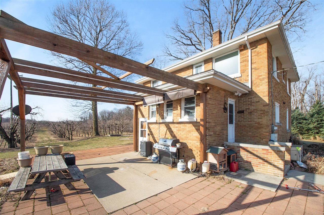 Homes for sale in Eau Claire, MI | 7937 Hochberger Rd, Eau Claire, MI 49111 | MLS# 70504459