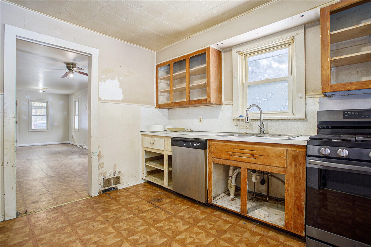 Homes for sale in Battle Creek, MI | 209 Theodore St, Battle Creek, MI 49014 | MLS# 70504584