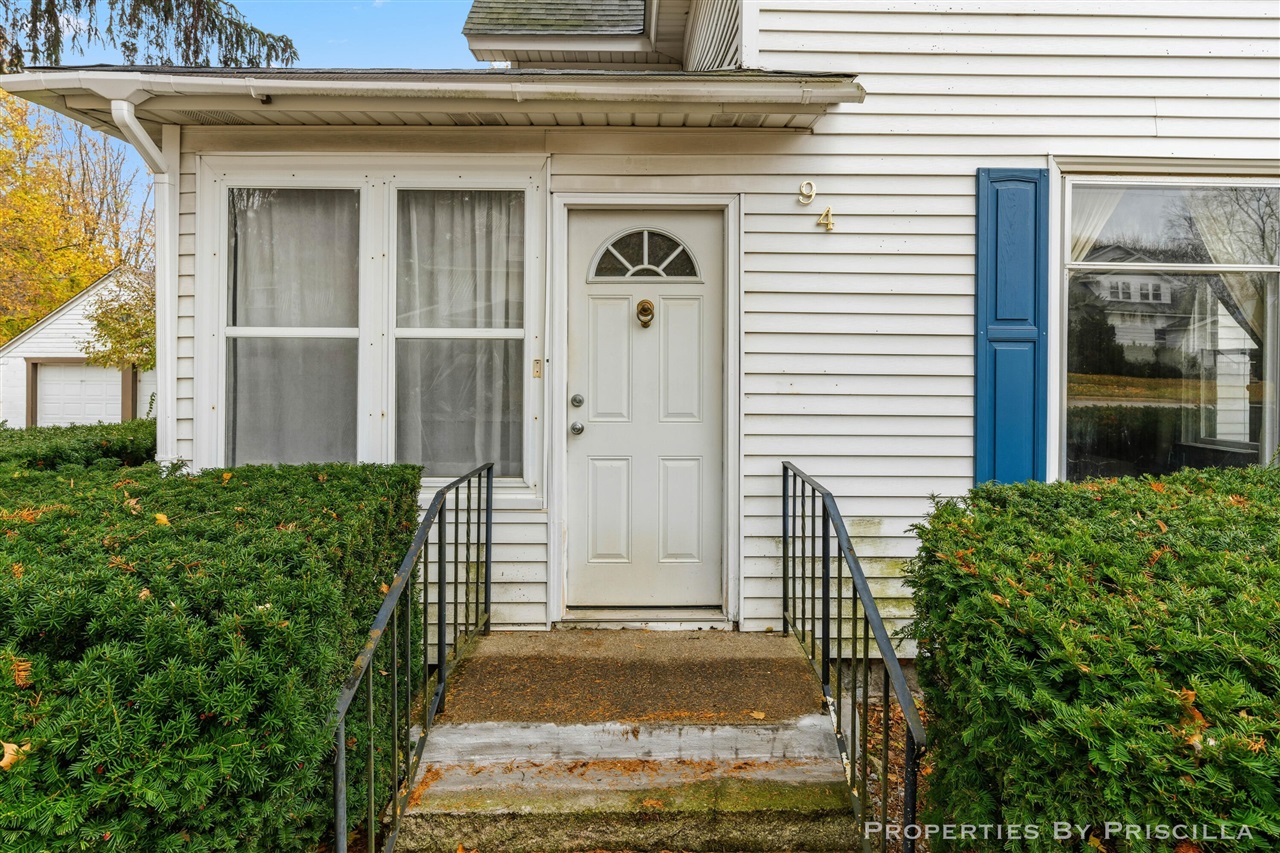 Homes for sale in Sparta, MI | 94 W Division St, Sparta, MI 49345 | MLS# 70504645