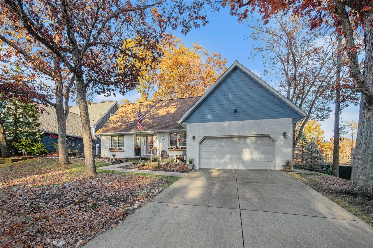 Homes for sale in New Buffalo, MI | 200 Marx Dr, New Buffalo, MI 49117 | MLS# 70504886