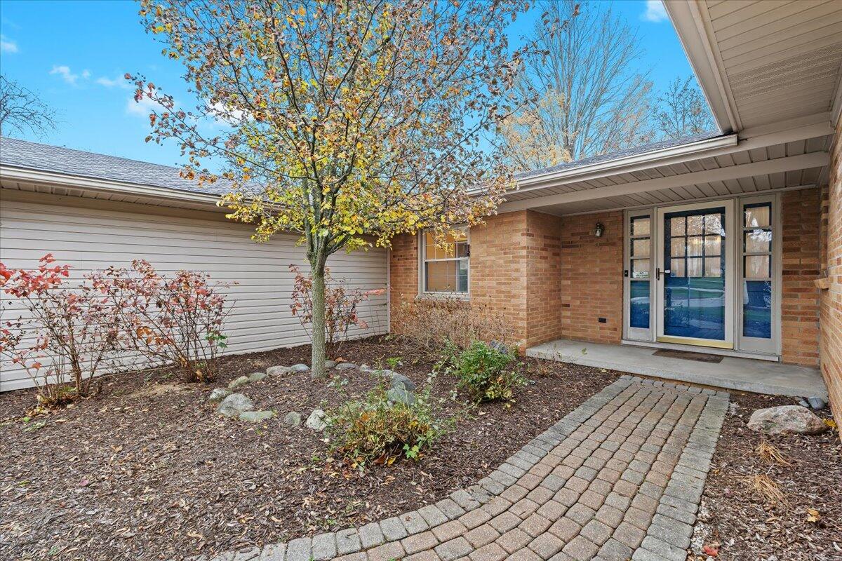 Homes for sale in Northville, MI | 41849 Banbury Rd, Northville, MI 48168 | MLS# 70504903