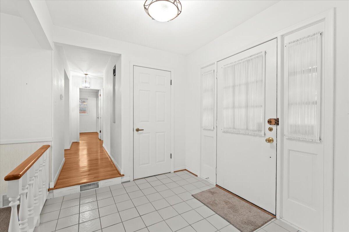 Homes for sale in Northville, MI | 41849 Banbury Rd, Northville, MI 48168 | MLS# 70504903